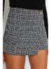 trendyol Shorts in Schwarz/ Weiß