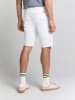 No Excess Shorts in Weiß