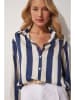 Happiness Istanbul Bluse in Weiß/ Dunkelblau