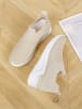 Sixth Sens Keilslipper in Beige