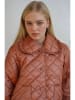Monki Steppjacke in Cognac
