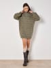 Apricot Strickkleid in Khaki/ Weiß