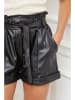 Joséfine Szorty "Jivre" w kolorze czarnym ze skóry syntetycznej