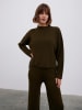 BGN Sweter w kolorze khaki