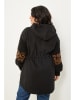 Curvy Lady Parka w kolorze czarnym