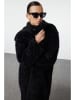trendyol Teddymantel  in Schwarz