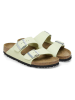 Birkenstock Skórzane klapki "Arizona" w kolorze zielonym