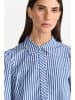 Rich & Royal Bluzka w kolorze niebiesko-białym