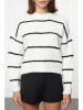 trendyol Pullover in Weiß/ Schwarz