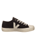 Veja Sneakers "Wata II Low" in Schwarz/ Creme