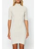 trendyol Kleid in Creme