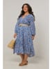 Curvy Lady Sukienka w kolorze niebieskim
