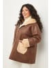 Curvy Lady Kurtka przejściowa w kolorze brązowym
