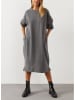 Milan Kiss Kleid in Grau