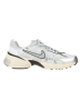 Nike Sneakers "V2K Run" wit/zilverkleurig