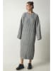Happiness Istanbul Sukienka dzianinowa w kolorze szarym