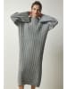Happiness Istanbul Sukienka dzianinowa w kolorze szarym