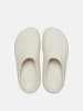 Crocs Chodaki "Mellow" w kolorze kremowym