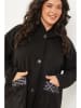 Curvy Lady Übergangsjacke in Schwarz