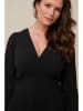 Curvy Lady Plissekleid in Schwarz