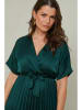 Curvy Lady Plisseekleid in Dunkelgrün