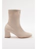 trendyol Stiefeletten in Creme