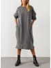 Milan Kiss Kleid in Grau