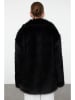 trendyol Płaszcz w kolorze czarnym ze sztucznego futerka