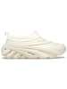 Crocs Slippersy "Echo Storm" w kolorze kremowym