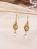 L'Atelier de Gaia Vergulde oorhangers met parels