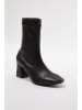 trendyol Stiefeletten in Schwarz