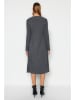 trendyol Kleid in Grau