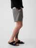 GAP Shorts in Grau