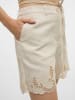 Vero Moda Shorts in Creme