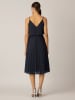 APART Plisseekleid in Dunkelblau