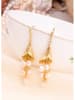 L'Atelier de Gaia Vergulde oorhangers met parels