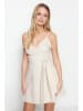 trendyol Kleid in Creme