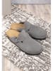 billowy Leder-Clogs in Grau