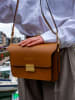 Victor & Hugo Paris Leder-Umhängetasche "Chanon" in Camel - (B)22,5 x (H)15 x (T)6,5 cm