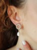 Pierres delicates Vergulde oorstekers met parels