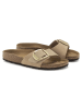 Birkenstock Skórzane klapki "Madrid Big Buckle" w kolorze beżowym