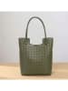 SUVRAI Schultertasche in Khaki - (B)24 x (H)32 x (T)9 cm