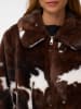 Vero Moda Teddyjacke in Braun/ Weiß