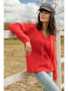 Sweter w kolorze koralowym