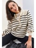 Sweter w kolorze kremowym
