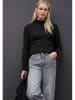 Sweter w kolorze czarnym
