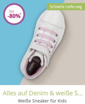 Alles auf Denim & weiße Sneaker